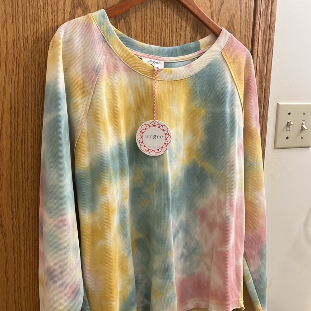 NWT Umgee Tie Dye Long Raglan Sleeve Raw Edged Hem Top - Sweeten the Mix Top - Picture 4 of 10